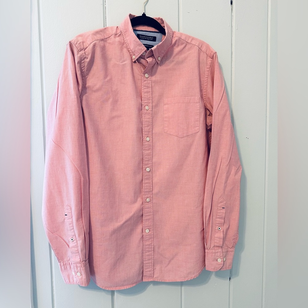 Banana Republic Camden Fit Button Down Shirt / Light Red / Medium Tall